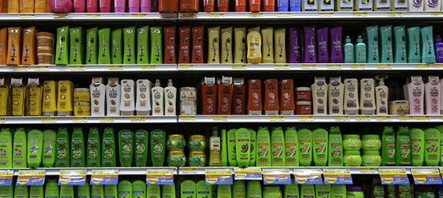 Quais são os principais ingredientes dos shampoos anti-queda?